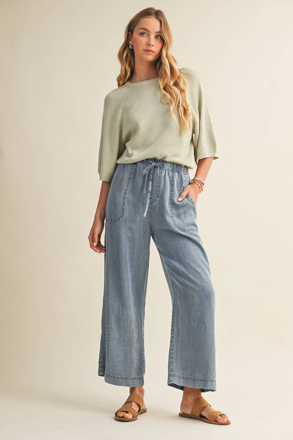 Blakely Raglan Sleeve Pullover