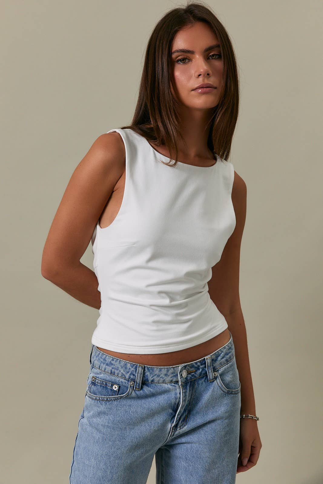 Sommer High Neck Sleeveless Top