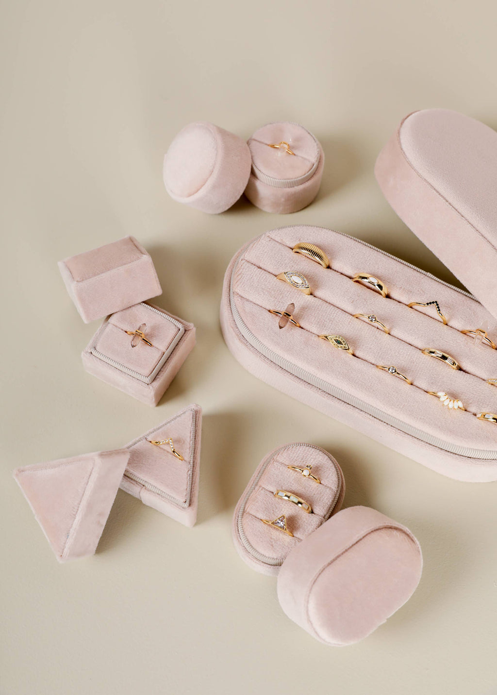 Velvet Jewelry Box - Circle - Cream