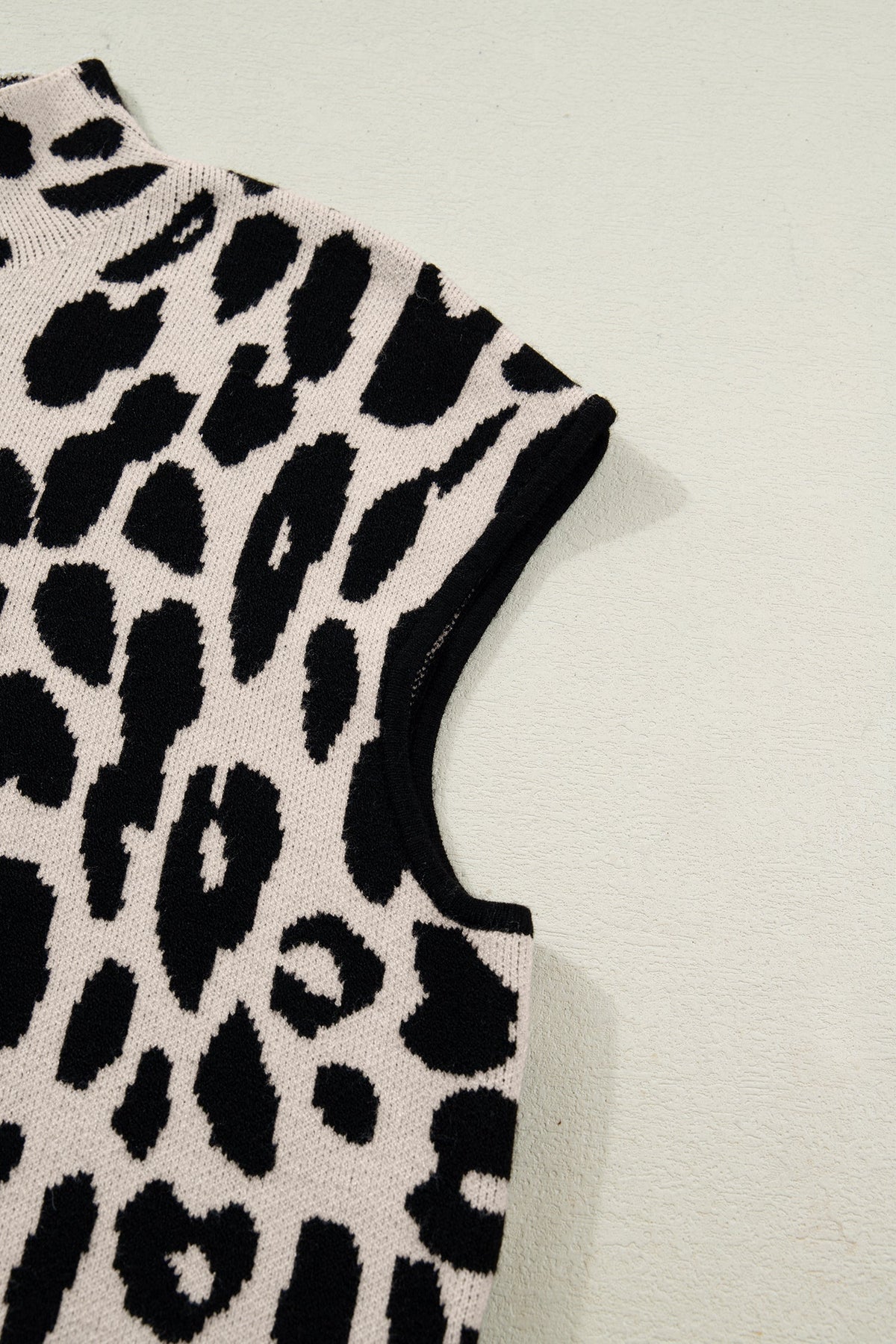 Black Leopard Print High Neck Short Sleeve Sweater