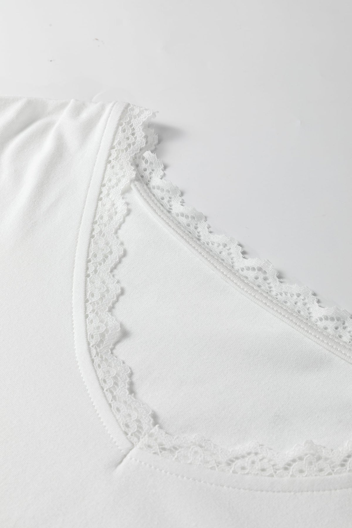 White Lace Trim V Neck Cuffed Long Sleeve Loose Top