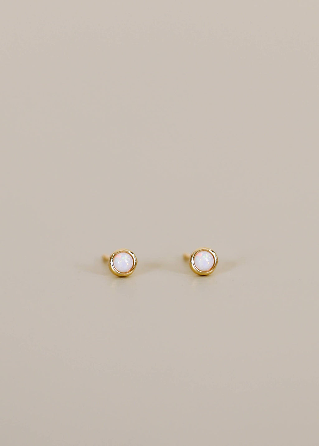 Simple Stud - White Opal