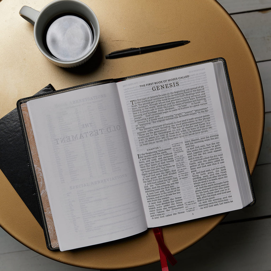 KJV Holy Bible: Giant Print with 53,000 Cross References, Deluxe Black Leathersoft, Red Letter, Comfort Print: King James Version