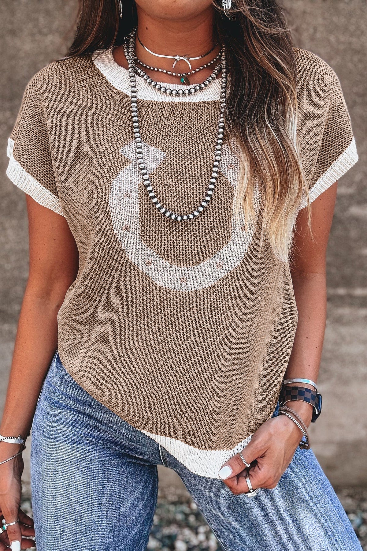 Black Horse Shoe Pattern Contrast Trim Short Sleeve Sweater